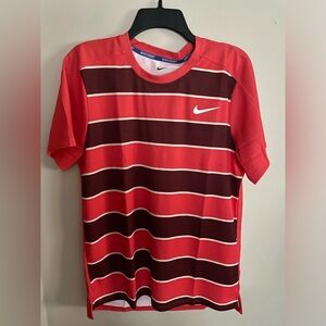 Nike Court Advantage Slam Red T Shirt Mens Size Medium FZ6934-696 Roland Alcaraz